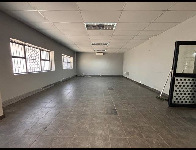 1,054M² FACTORY TO LET IN ATLAS GARDENS